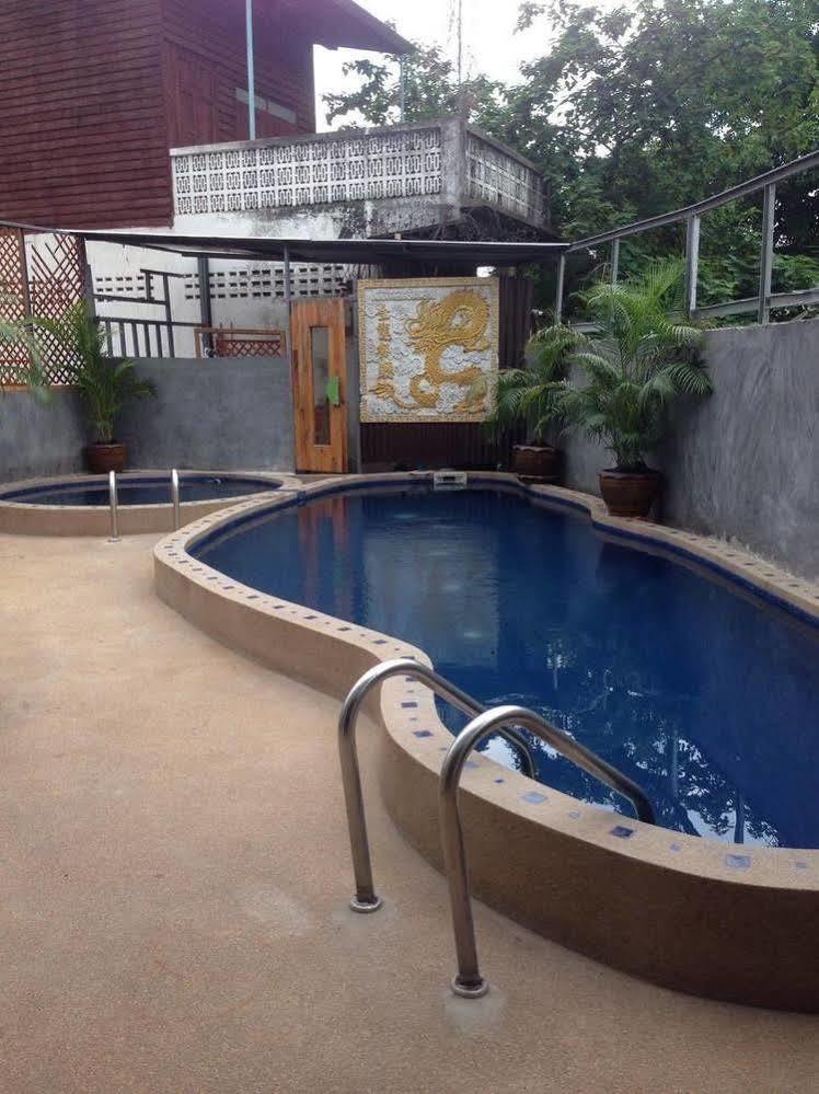 Hotel Centro Cnx Chiang Mai Exterior foto